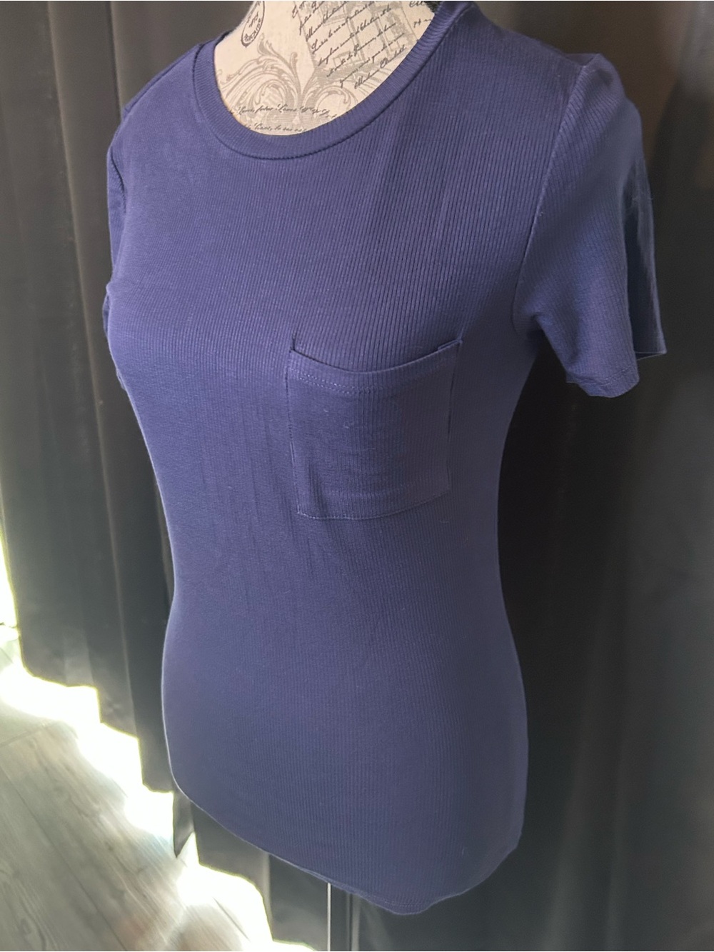 New Junior’s Navy Ribbed Pocket Tee (L)